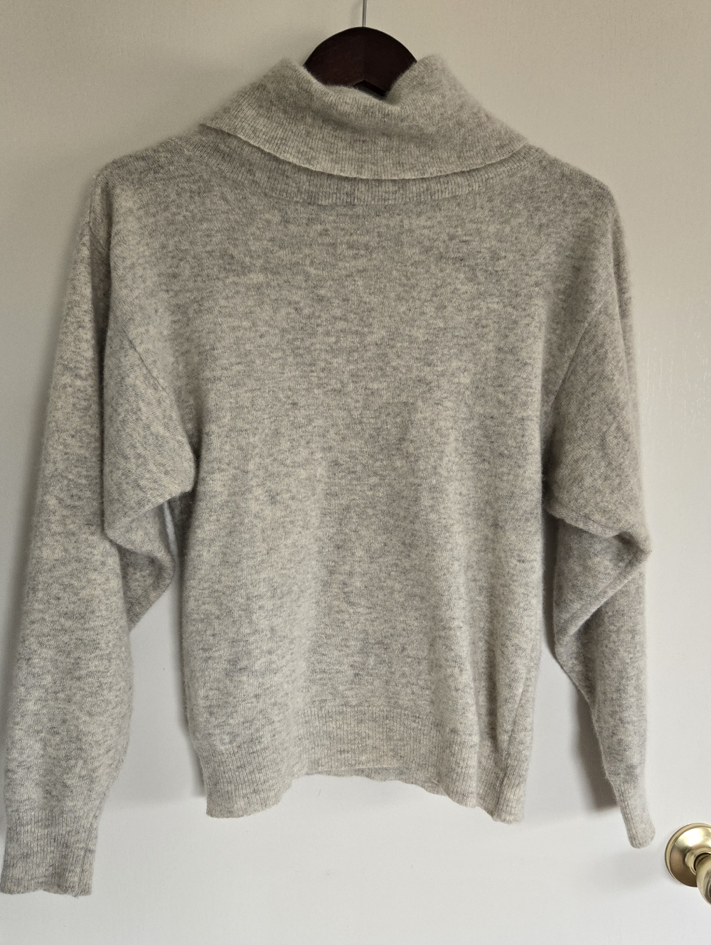 Vintage Lambs Wool Women's M Gray Turtleneck Sweater
